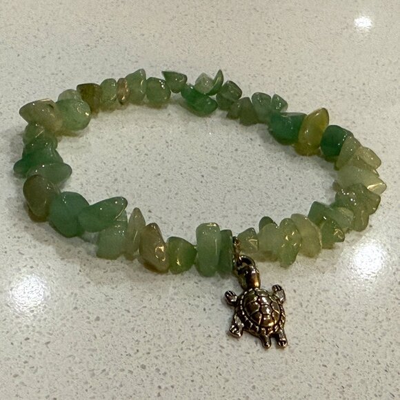 Aventurine Quartz with Turtle Charm - Picture 1 of 6
